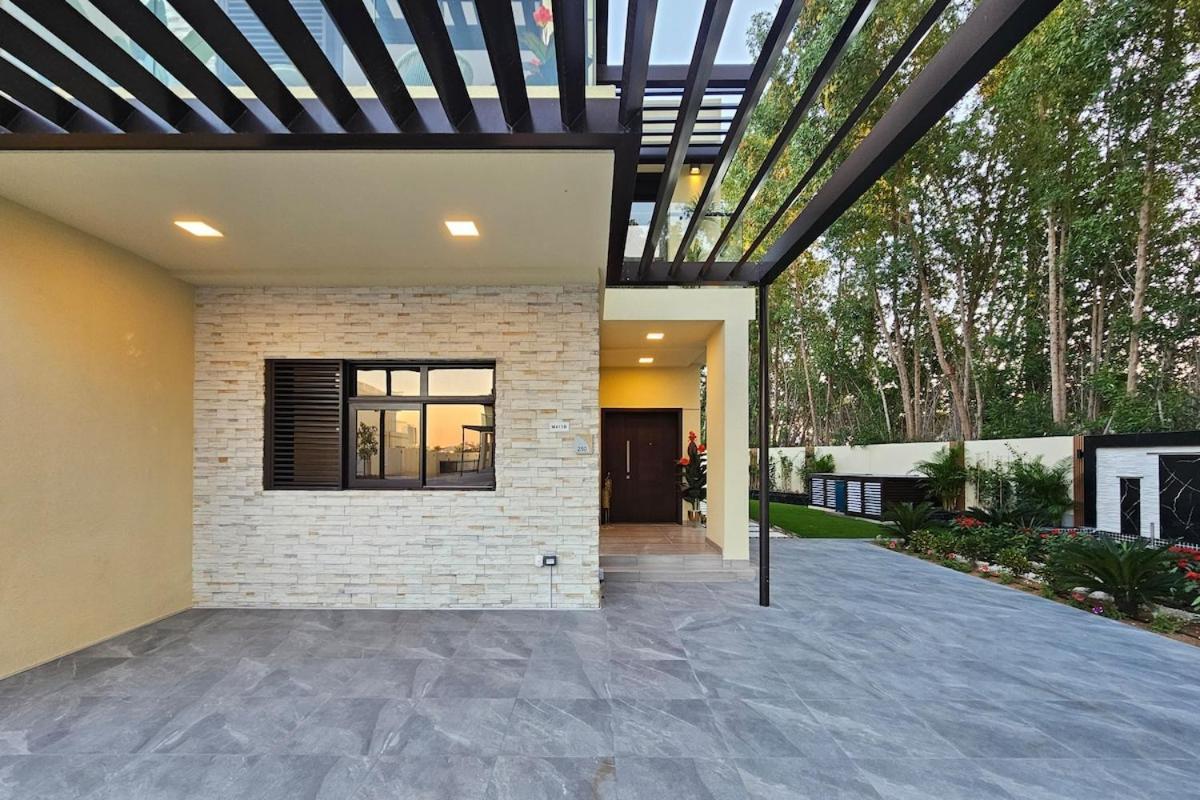Stunning 4 Bed Villa, Private Pool, Damac Hills Dubai Dış mekan fotoğraf