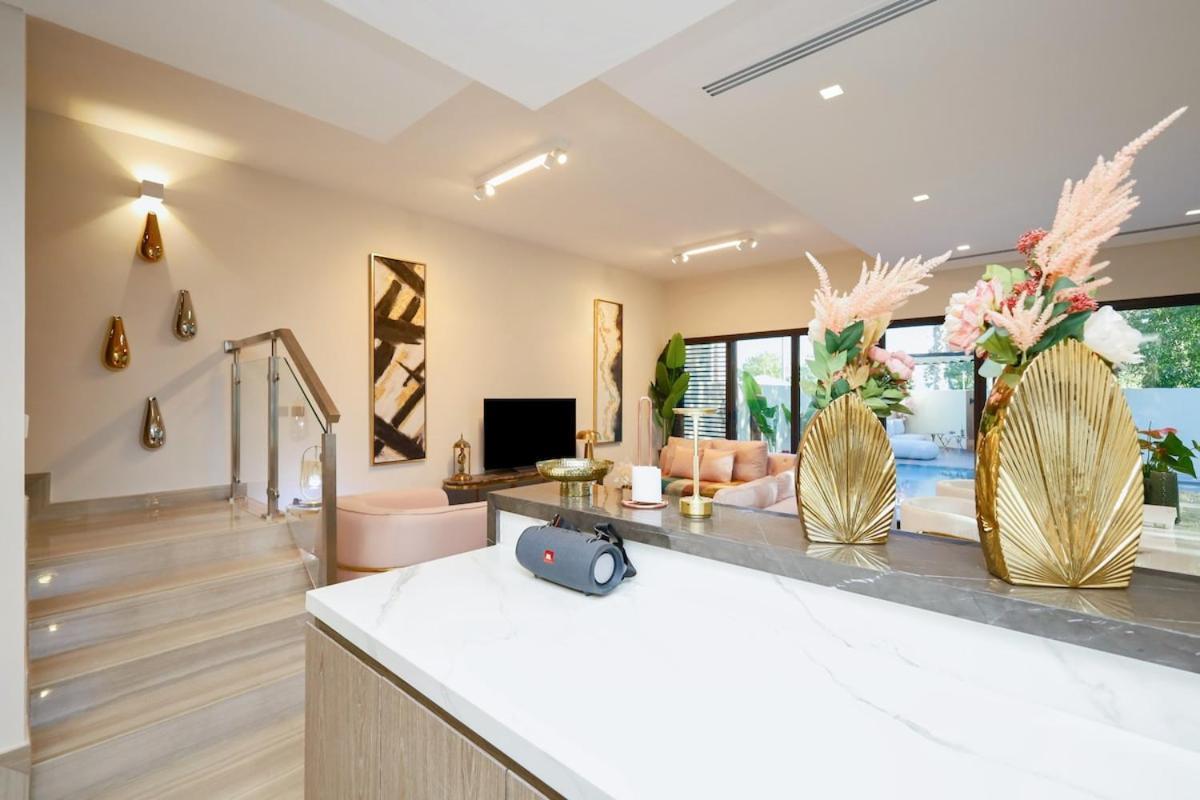 Stunning 4 Bed Villa, Private Pool, Damac Hills Dubai Dış mekan fotoğraf