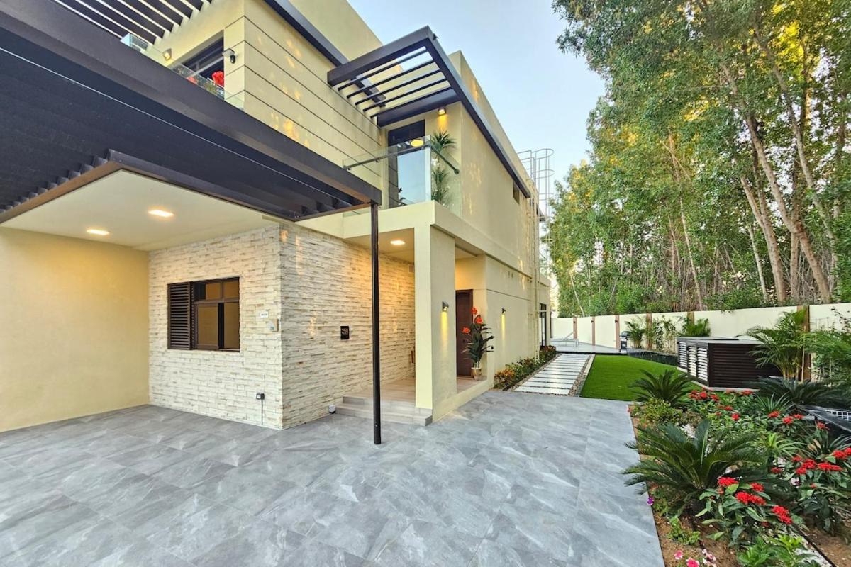 Stunning 4 Bed Villa, Private Pool, Damac Hills Dubai Dış mekan fotoğraf