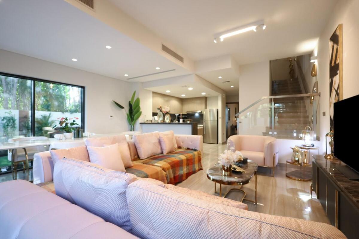 Stunning 4 Bed Villa, Private Pool, Damac Hills Dubai Dış mekan fotoğraf